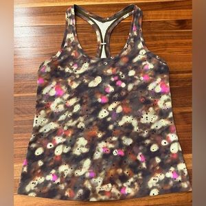 Lululemon Cool Racerback Tank Top Shorter Length, Size 6